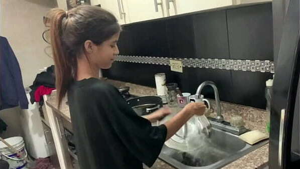 Hermanastra cachonda juguetona gusta cabalgar gran polla HISTORIA COMPLETA