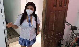 student arrives gynecologist'_s office can'_t find him!! starts doing strange things waiting table with dildo