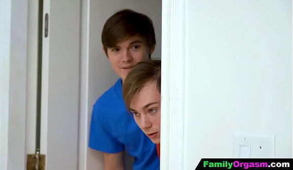 FamilyOrgasm Stepbros Peeping their Stepsisters