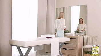 Viju Massage Salon Today'_s customer Polly White