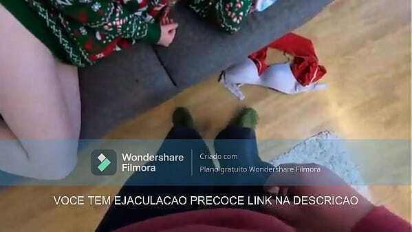 meninas dando natal irm&atilde_o pegando irm&atilde_