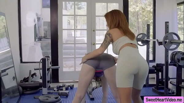 Lovely trainer facesits rimjob blonde customer