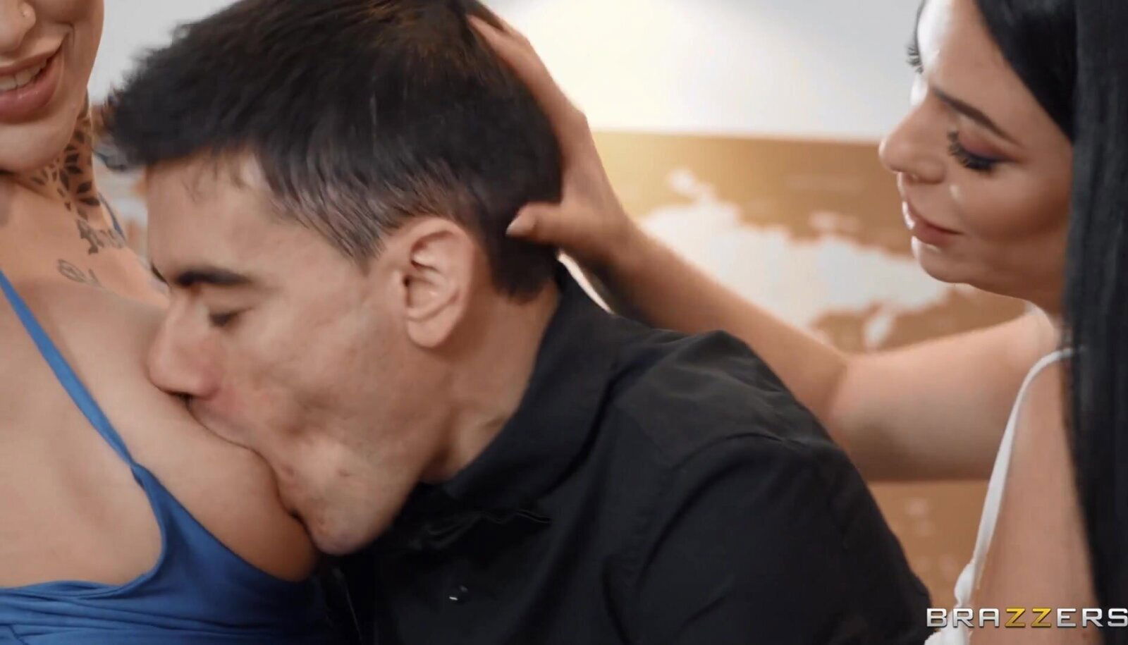 Sapphire Astrea Sofia Divine threesome