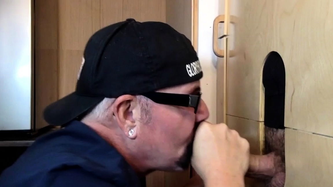 Moustache amateur deepthroating