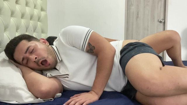 padrastro confunde hijastro esposa llena semen accidente!