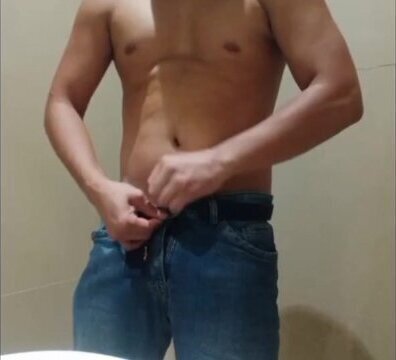 VIRAL JERKING INSIDE FASTFOOD/ CUMSHOT