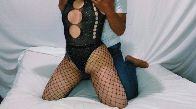 Estrenando lencería regalo novio