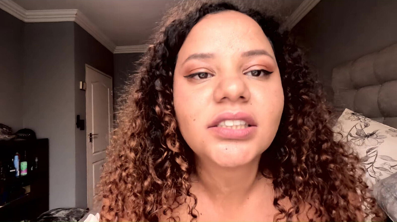 Dirty Talking deepthroating dildo stuffing another between oiled