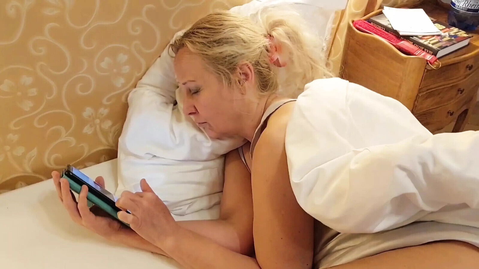 Blonde Amateur Wife Enjoys Footfetish