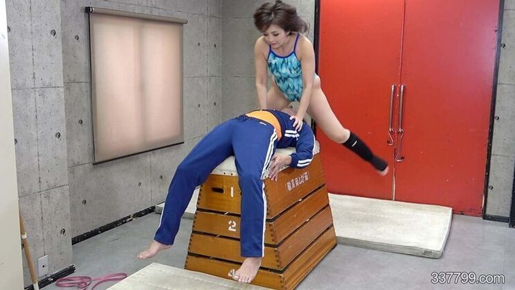 Japanese Female Teacher Dominates Students Class Facesitting Trampling
