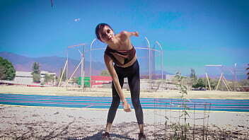 POV - Eres un estoico tratando de meditar en el parque