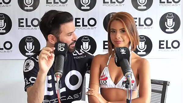 hermosa modelo Aisha cuenta como gusta follar