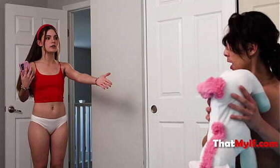 Stepmom Stepsis Surrender Their Asses Xmas Daisy Fuentes, Juniper Ren, David