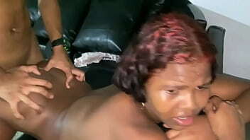 me follo a mi hermanastra x su co&ntilde_o