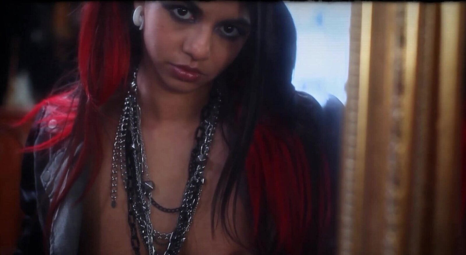 Vicki Powell's long hair falls face while being fucked.