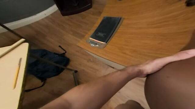 Professor Naomi Foxxx Gets Horny Dick Student When Everyone Leaves Classroom