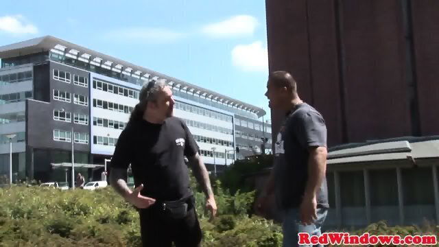 Real amsterdam hooker loves facial