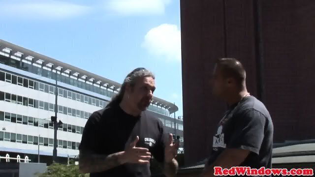 Dicksucking amsterdam hooker pleases tourist