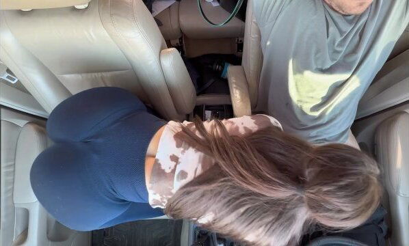 Booty Stranger Gives Road Head Exchange Ride