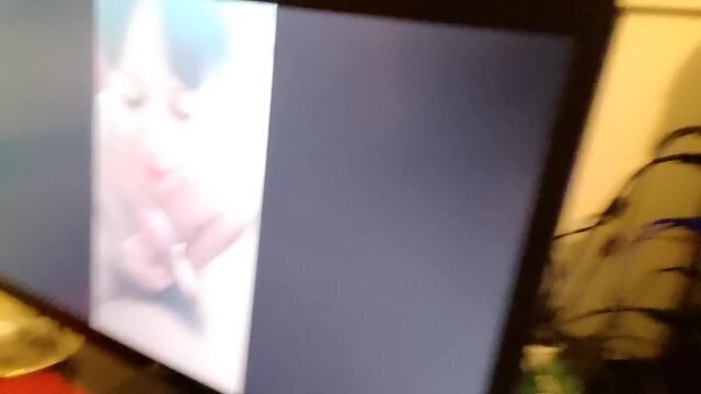 Me hago la paja a mi pija grande y gruesa