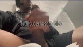 Sneaking Work Stroke Dick (Cumshot)