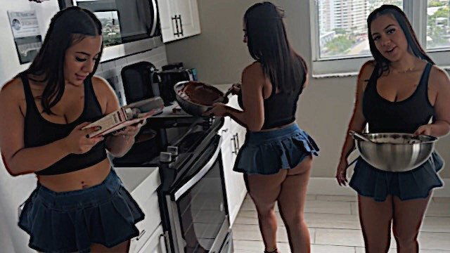 Stepsis Gets Creampied While Baking Cake