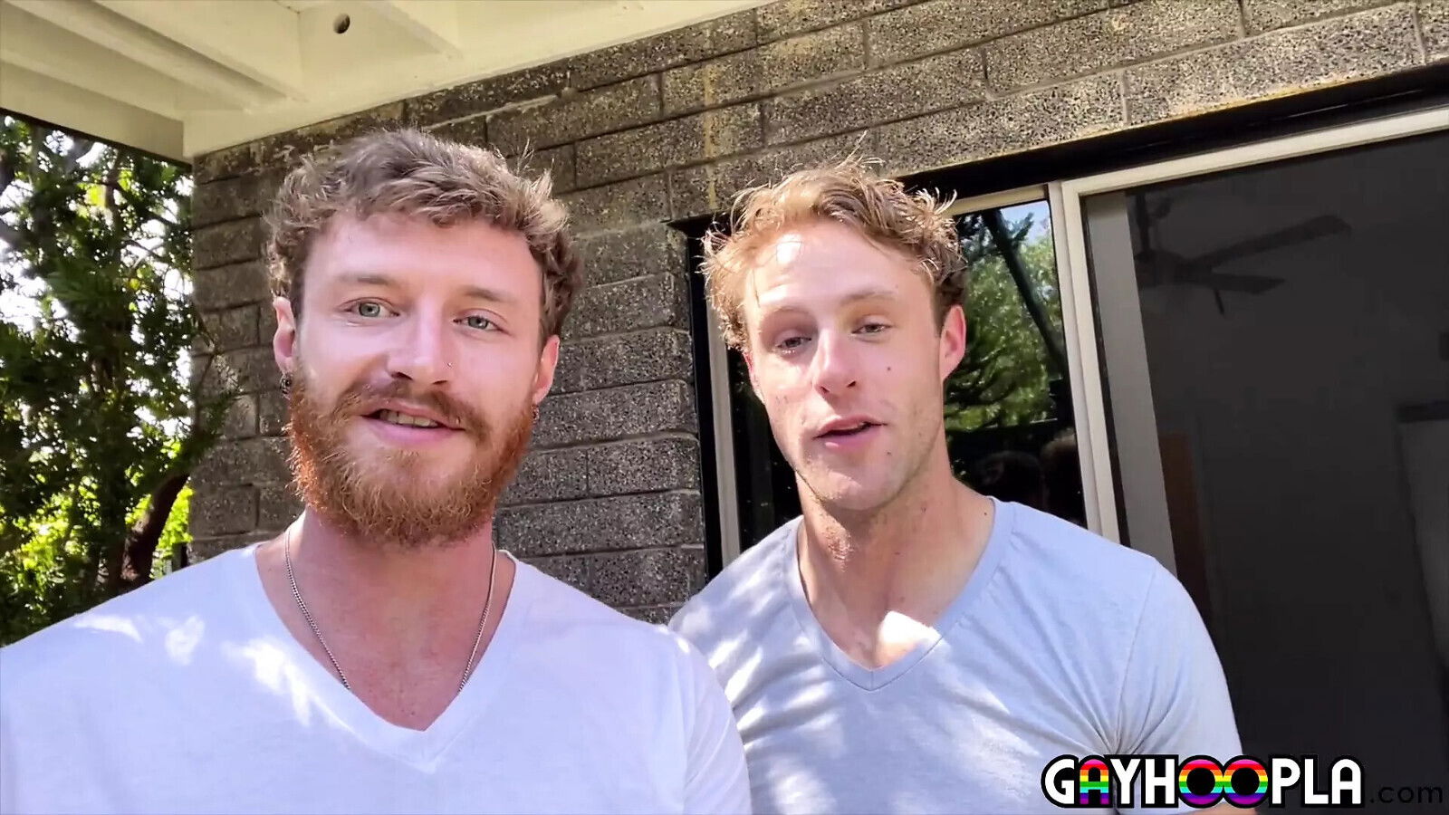 Handsome Justin Taylor Spreads Sage Hardwell