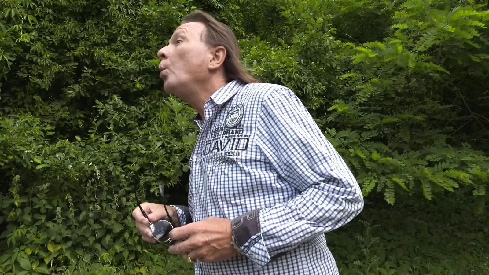 Pretty girl does outdoor fuck with huge George