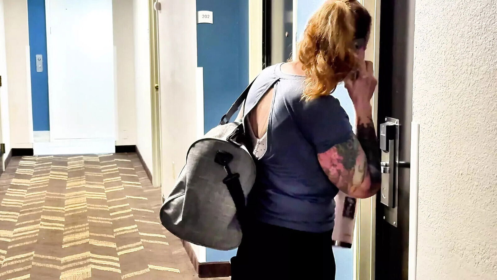 Stranger Accosts Outside Apartment Takes Holes