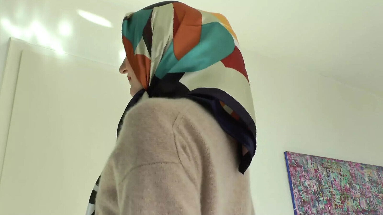 Beautiful Satin Headscarf Demonstration, Lady Victoria Valente