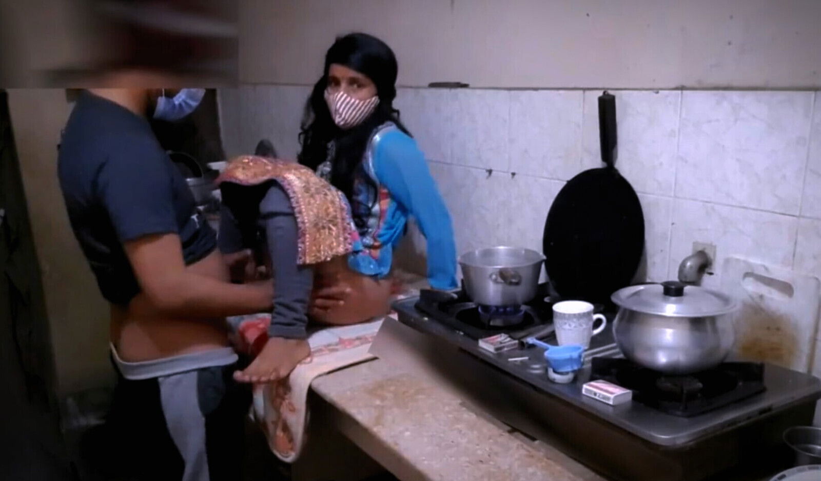 Seeing the step sister with the hottest figure in the kitchen, the stood up and left the fun.