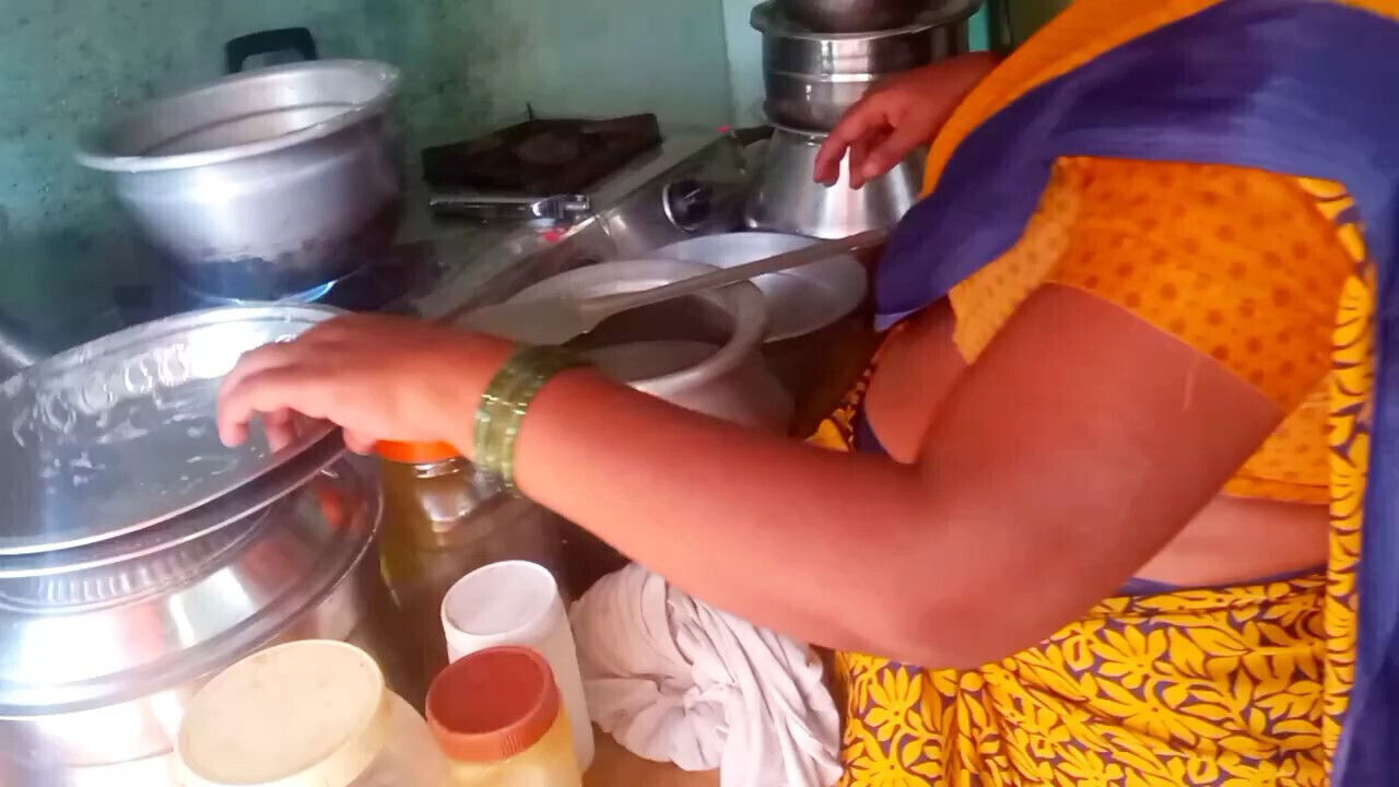 Desi bhabhi cooking homemade
