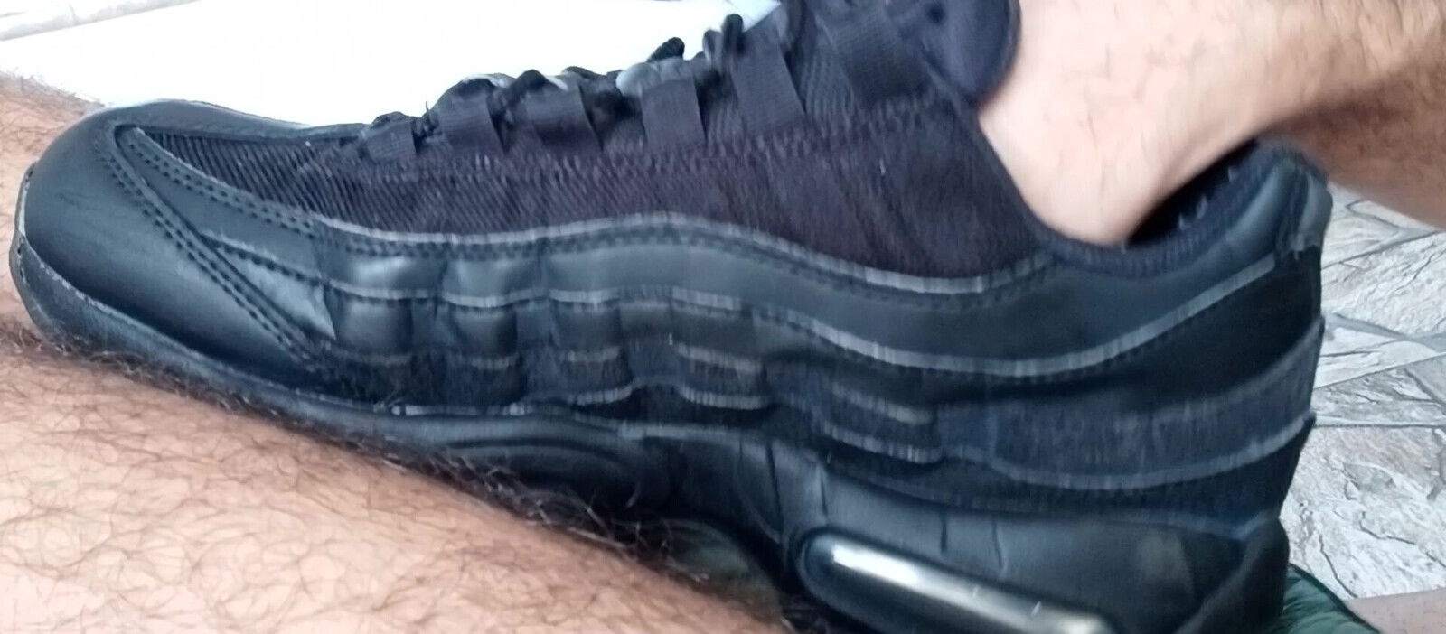 Nike Men's Pelotas Stomping Sneakers