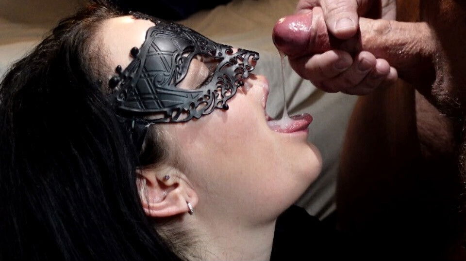 AMATEUR MILF SWALLOWS HUGE LOAD -MILLIE