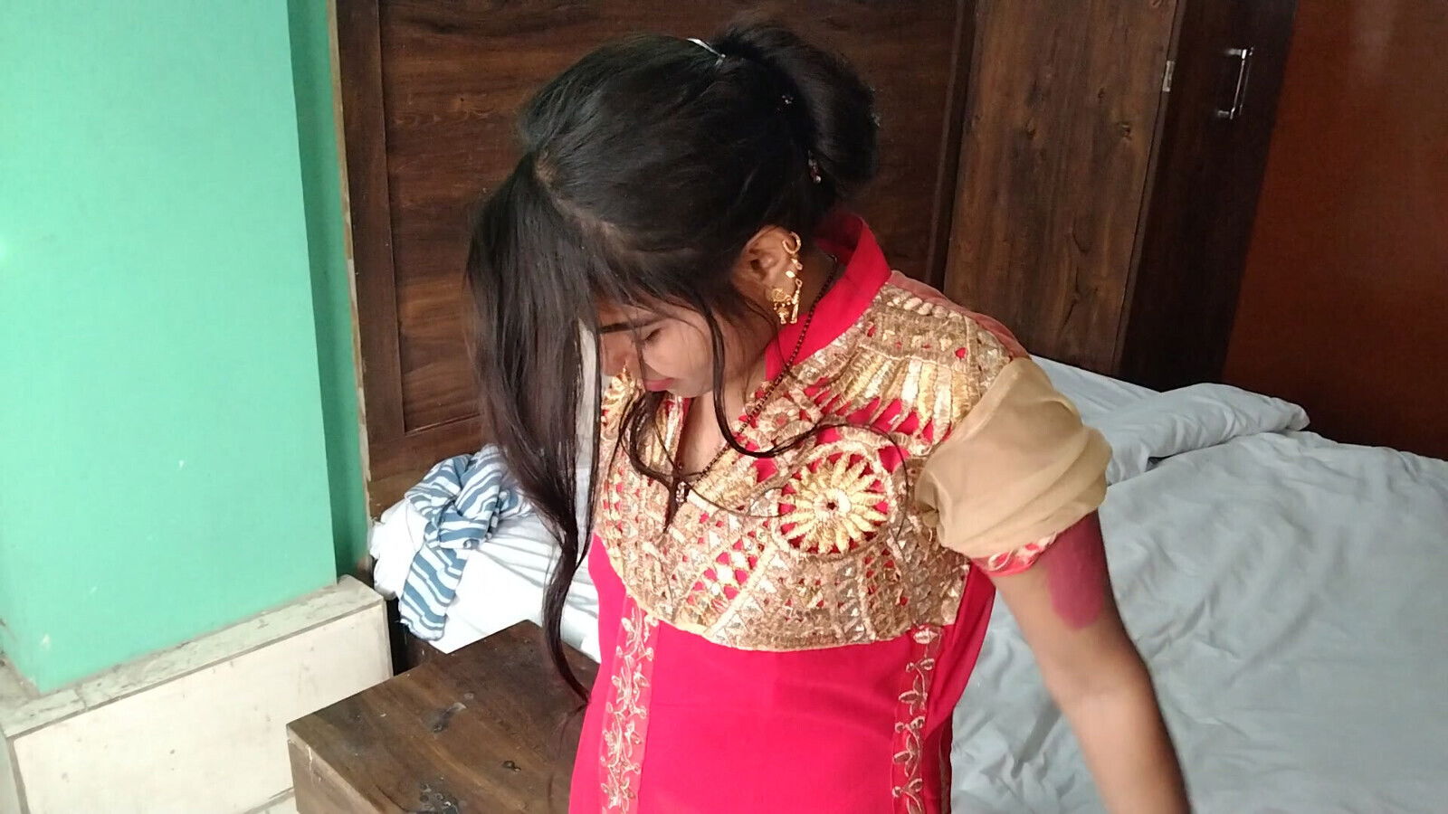 Yoga sikhaanee liyee bhaabhi oltaa karke doggy style blowjob karke lund daalkar chod diyaa