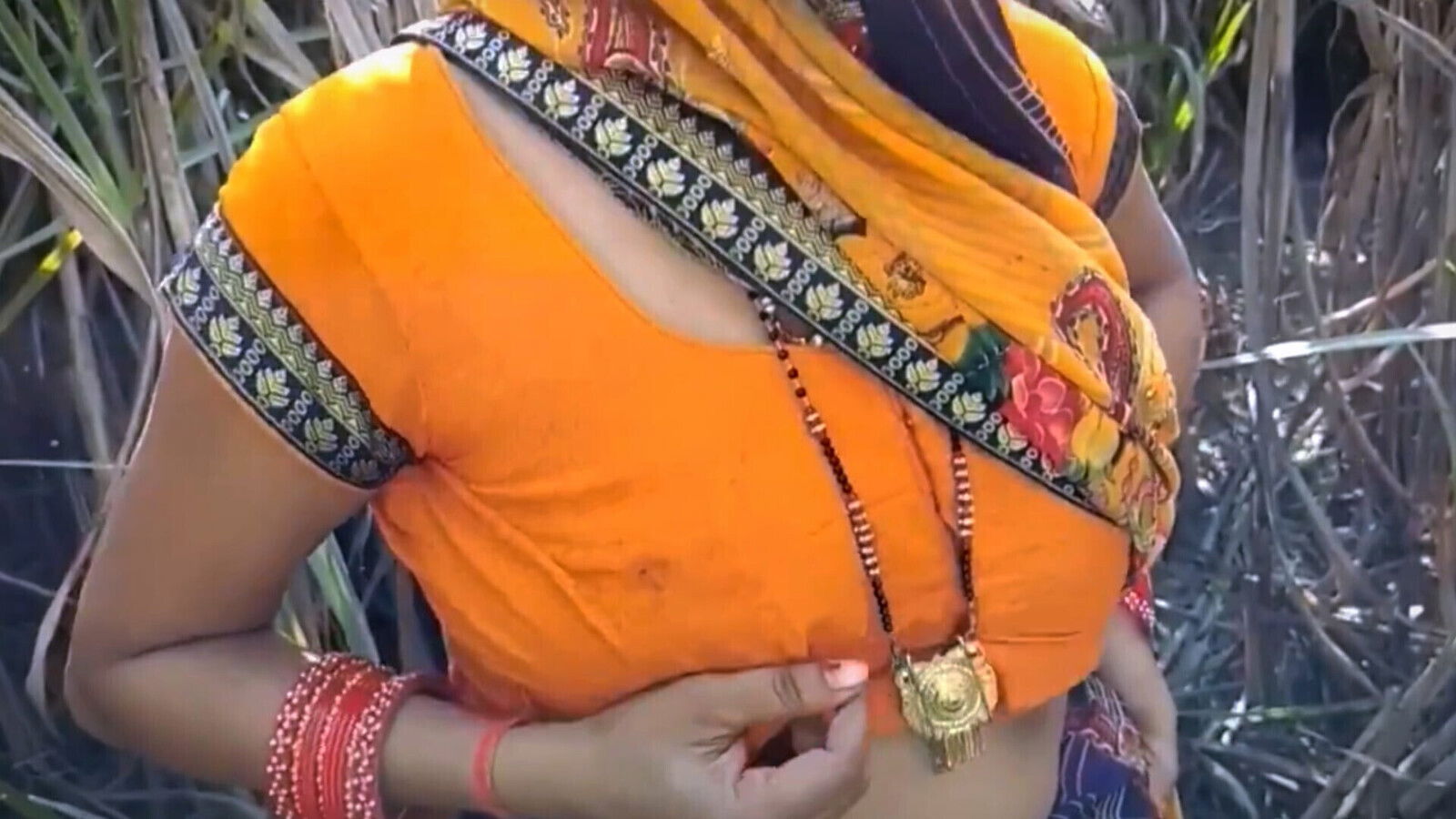 Fucked sister-in-law fingering alone in the field.