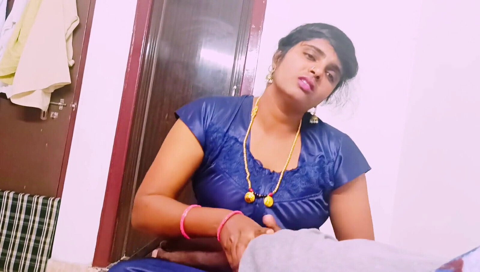 Desi Secret Sex. Indian Housewife Cheating Hubby Secret Fucking Hubby Small Dick