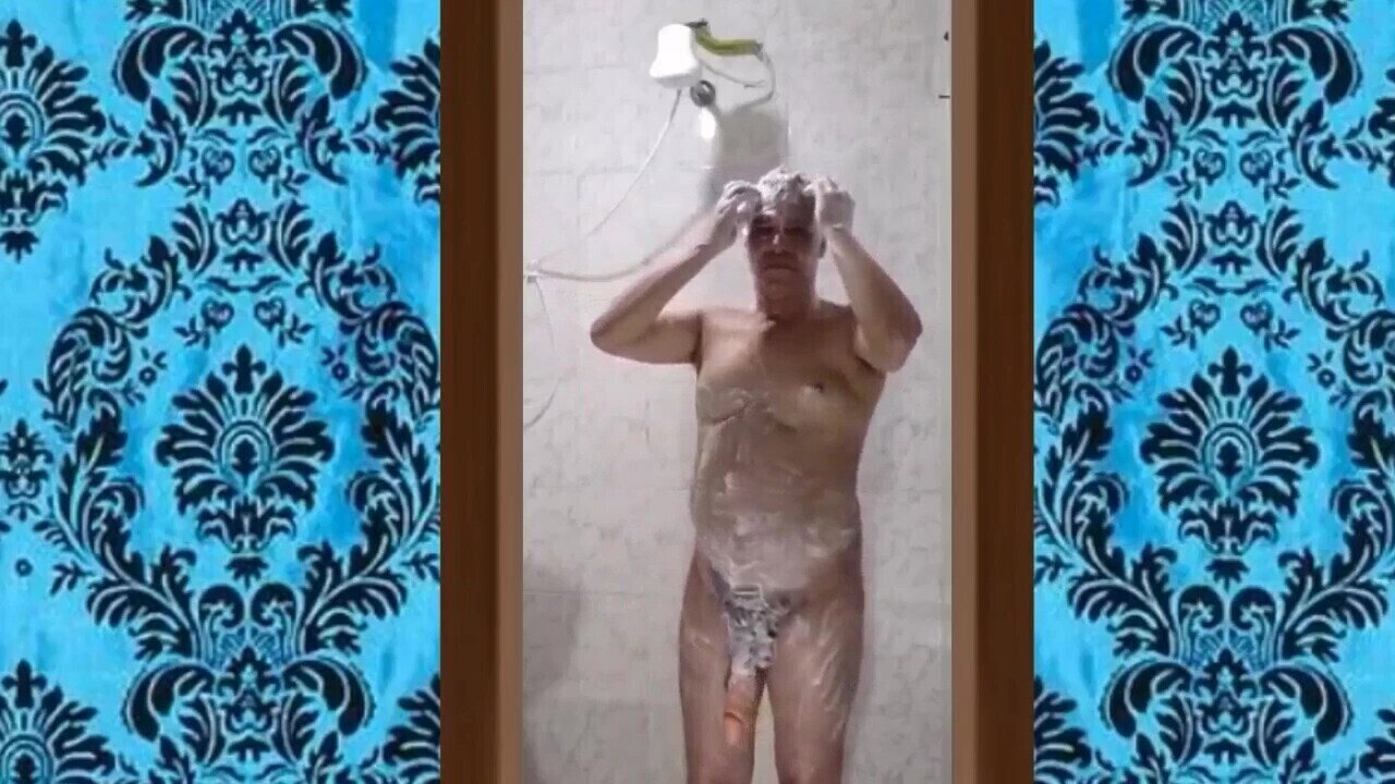 Meu Banho Gostoso Com o Pau Duro 025