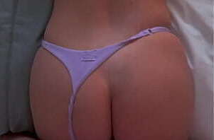 Dejando llena de leche a mi hijastra por andar de perra