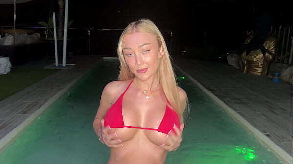 Hardsex Squirts British Model Frances Bentley