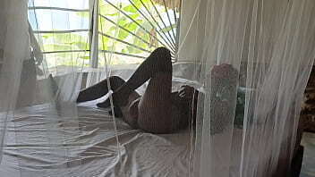 ENCUENTRO M&Iacute_ HERMANASTRA MASTURB&Aacute_NDOSE VIBRADOR AYUDARLA