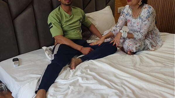 Naughty Saara Bhabhi Teaches Fucking Virgin Teen Devar Devar Fucked Hard Ejaculated While Fucking