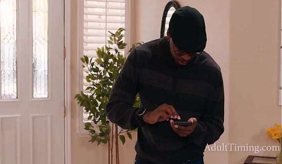 Early Arrival, Carnal Carnival - Victoria Voxxx, Jon Jon