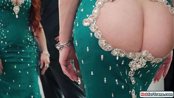 Busty shemale client Ariel Demure analed personal shopper