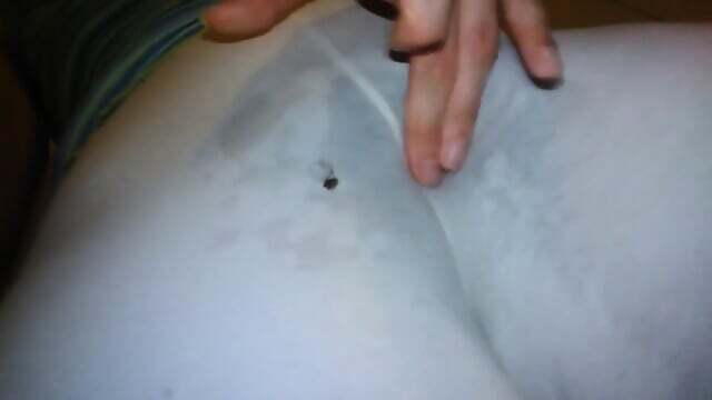 Feuchte haarige Muschi Deutsch Amateur Solo -Webcam -Orgasmus