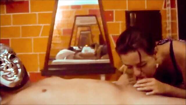 YANERIS CASTILLO GRANDISIMA PROSTITUTITA VENEZOLANA RADICADA CHILE MAMANDO...MAMANDO GOZA OFICIO GRANDISIMA PUTITA VENEZOLANA