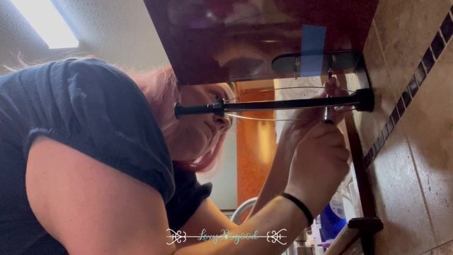 Domestic Goddess, Just doing things around house looking while