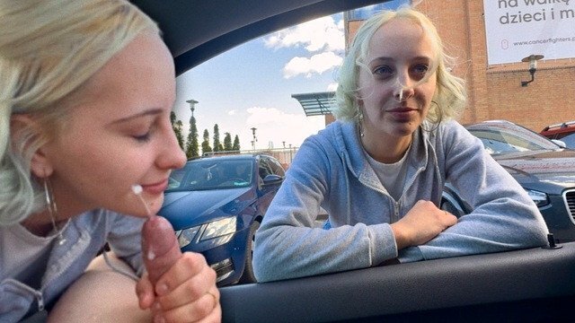 Obciągnęła opłacając taxi, dostała duży spust twarz POLSKKE DIALOGI