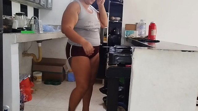 chubby girl with likes stepdad's watching while cleans