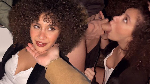 GIOVANE TROIA voglia cazzo, MARITO SCOPARE SCONOSCIUTO auto!